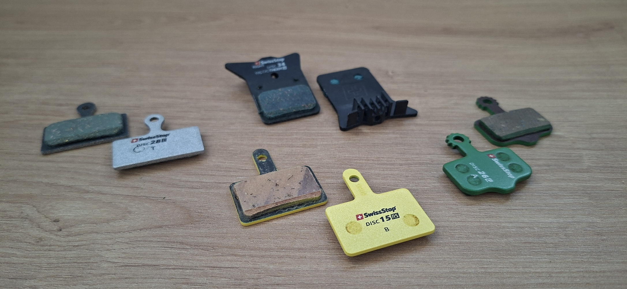 מגוון תרכובות של רפידות בלמי דיסק של SwissStop